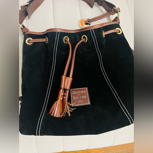 Dooney & Bourke EUC Suede bucket bag Black with dust bag - Picture 6 of 16
